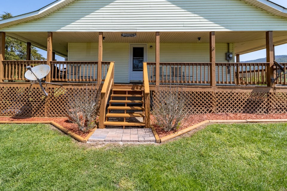 7511 Upper East Valley Road Pikeville TN 37367