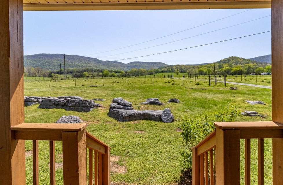 7511 Upper East Valley Road Pikeville TN 37367