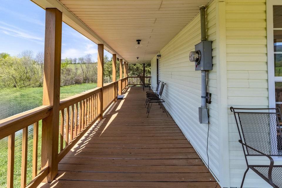 7511 Upper East Valley Road Pikeville TN 37367