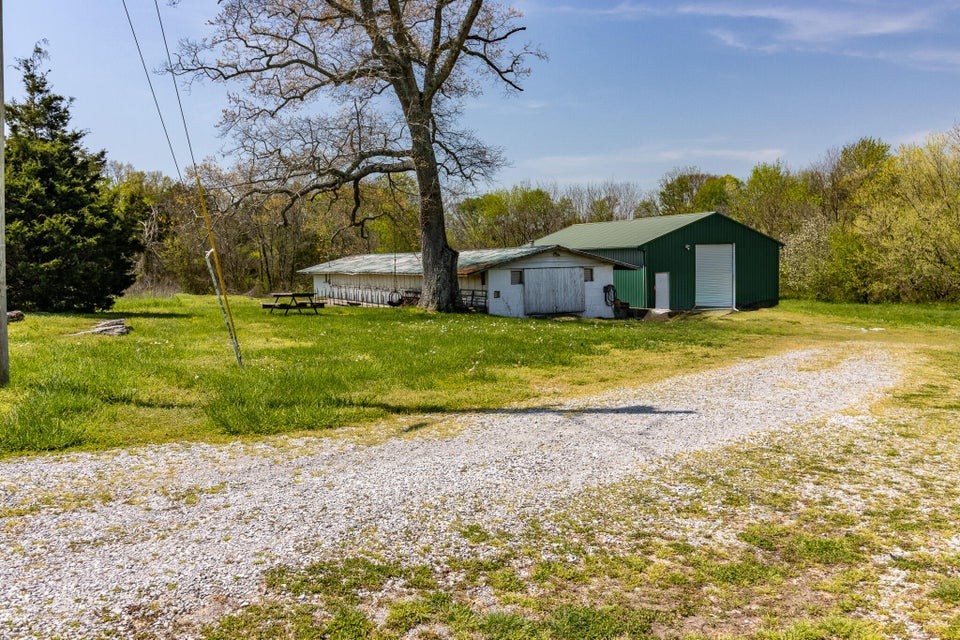 7511 Upper East Valley Road Pikeville TN 37367