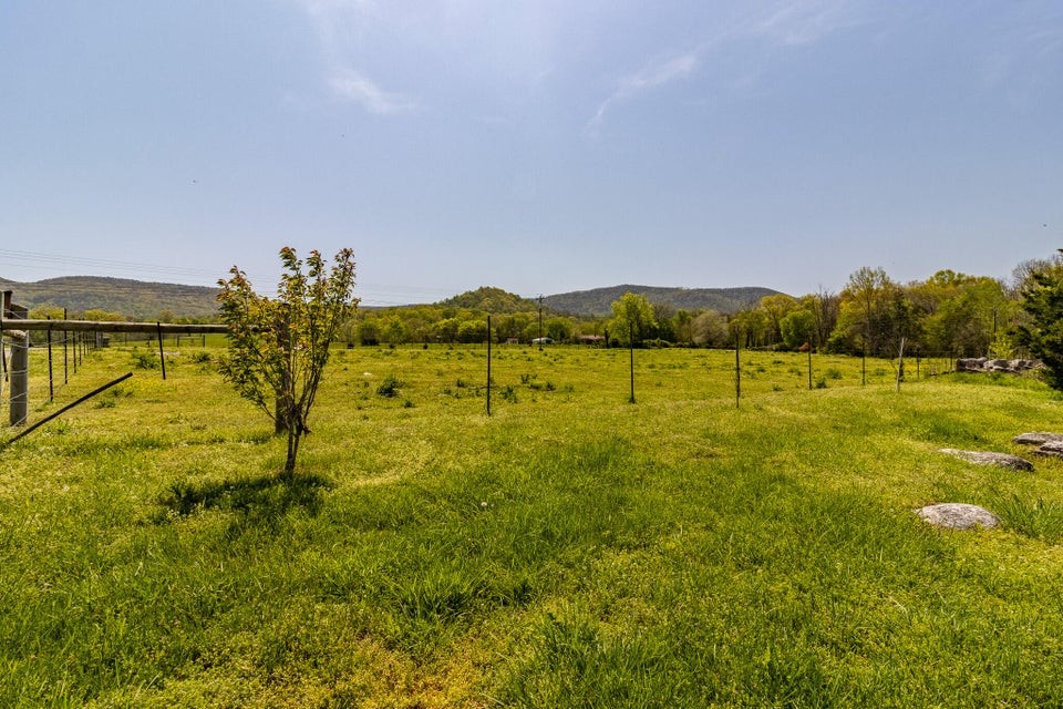 7511 Upper East Valley Road Pikeville TN 37367