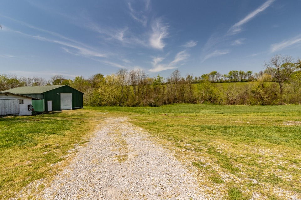 7511 Upper East Valley Road Pikeville TN 37367