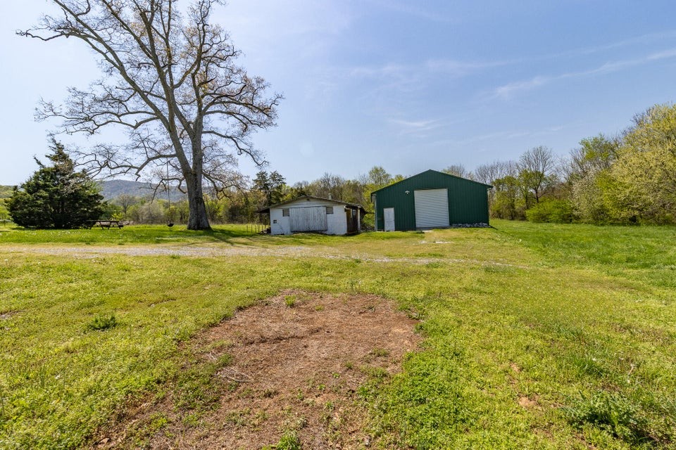 7511 Upper East Valley Road Pikeville TN 37367