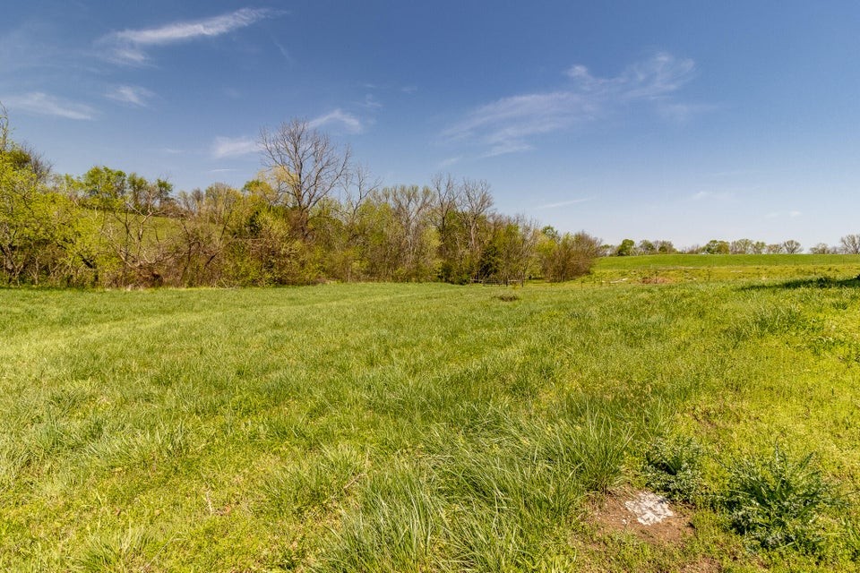 7511 Upper East Valley Road Pikeville TN 37367