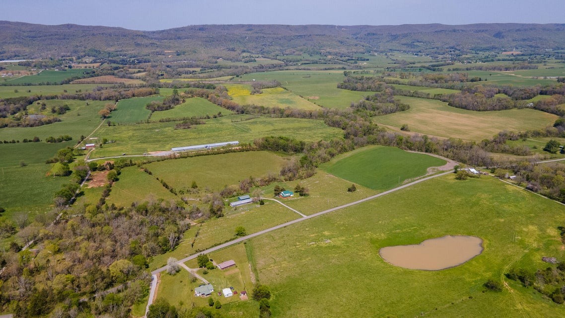 7511 Upper East Valley Road Pikeville TN 37367