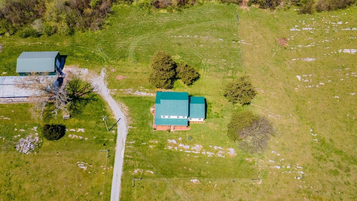 7511 Upper East Valley Road Pikeville TN 37367