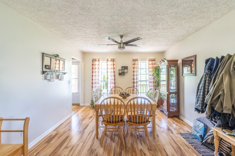 7511 Upper East Valley Road Pikeville TN 37367