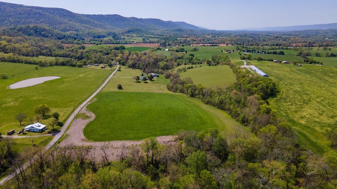 7511 Upper East Valley Road Pikeville TN 37367