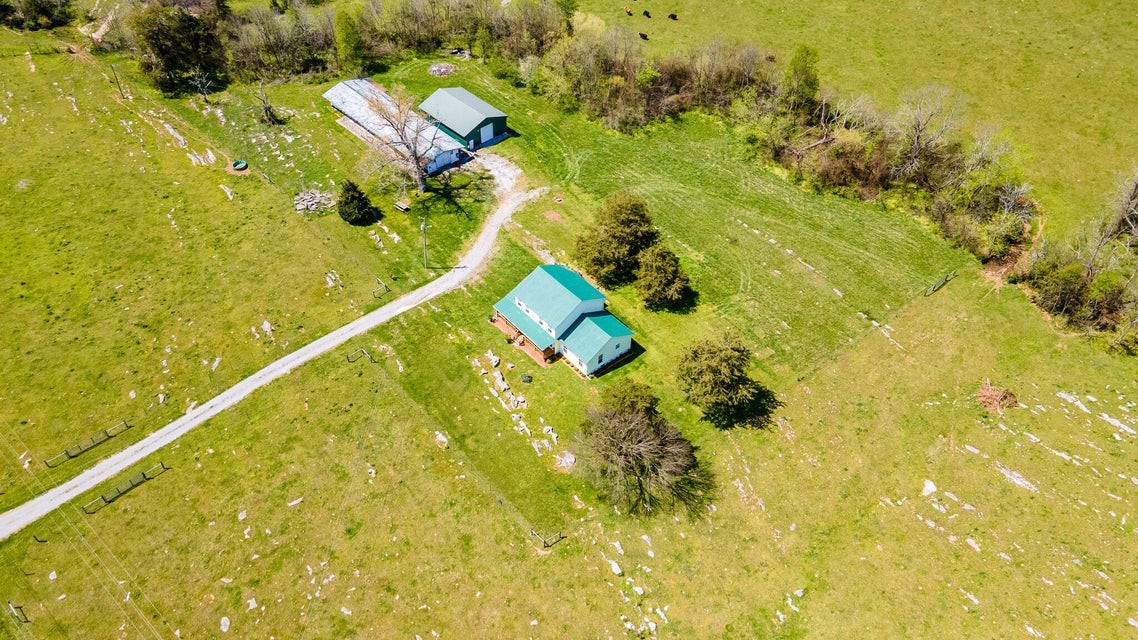 7511 Upper East Valley Road Pikeville TN 37367