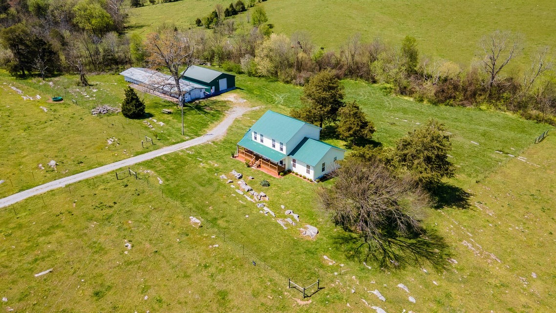 7511 Upper East Valley Road Pikeville TN 37367