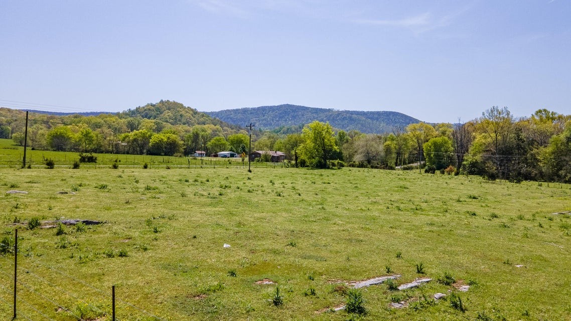 7511 Upper East Valley Road Pikeville TN 37367