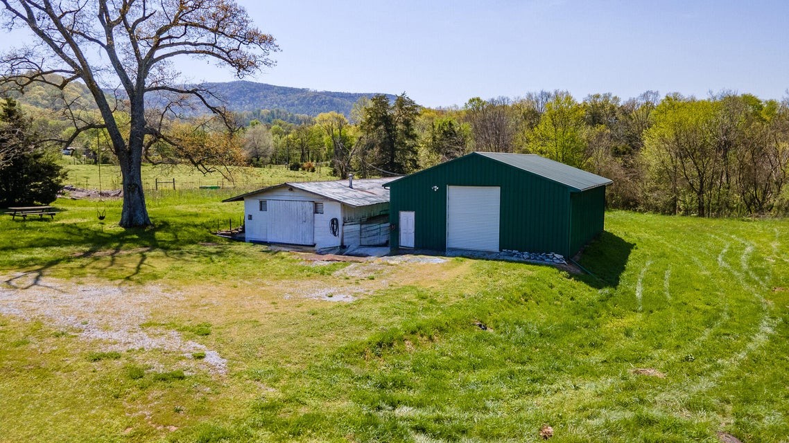 7511 Upper East Valley Road Pikeville TN 37367