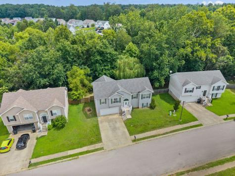 1652 Broad Circle Clarksville TN 37042