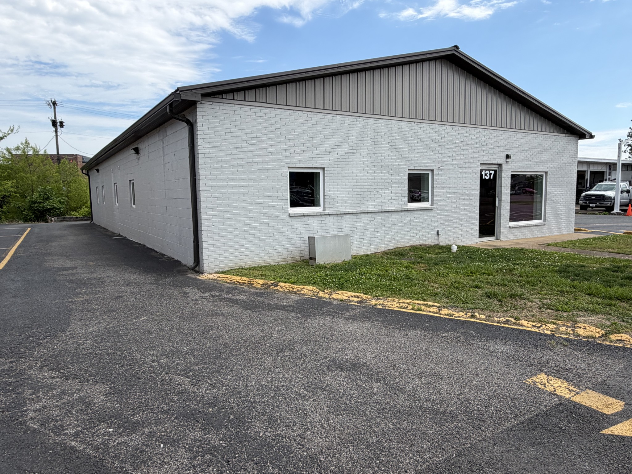 137 W Broadway Gallatin TN 37066