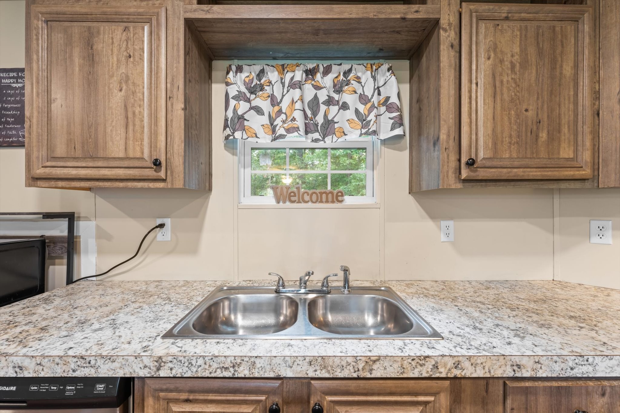 5562 Highway 230 Lyles TN 37098