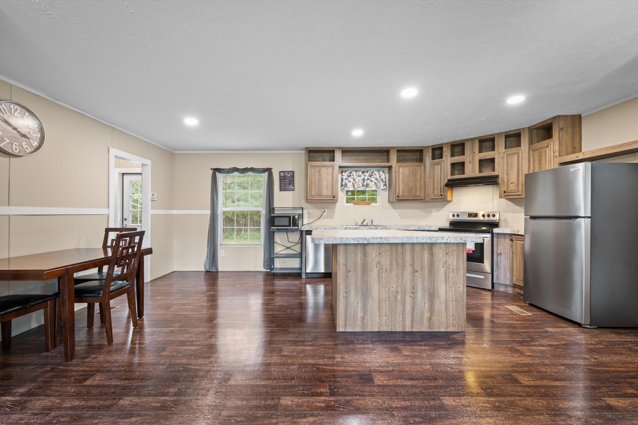5562 Highway 230 Lyles TN 37098