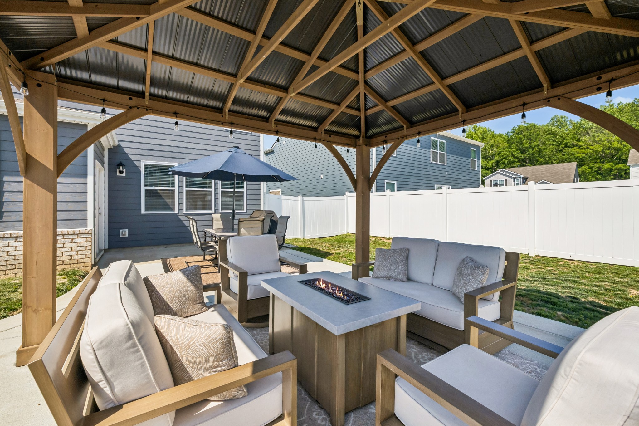 6022 Christeene Court White House TN 37188