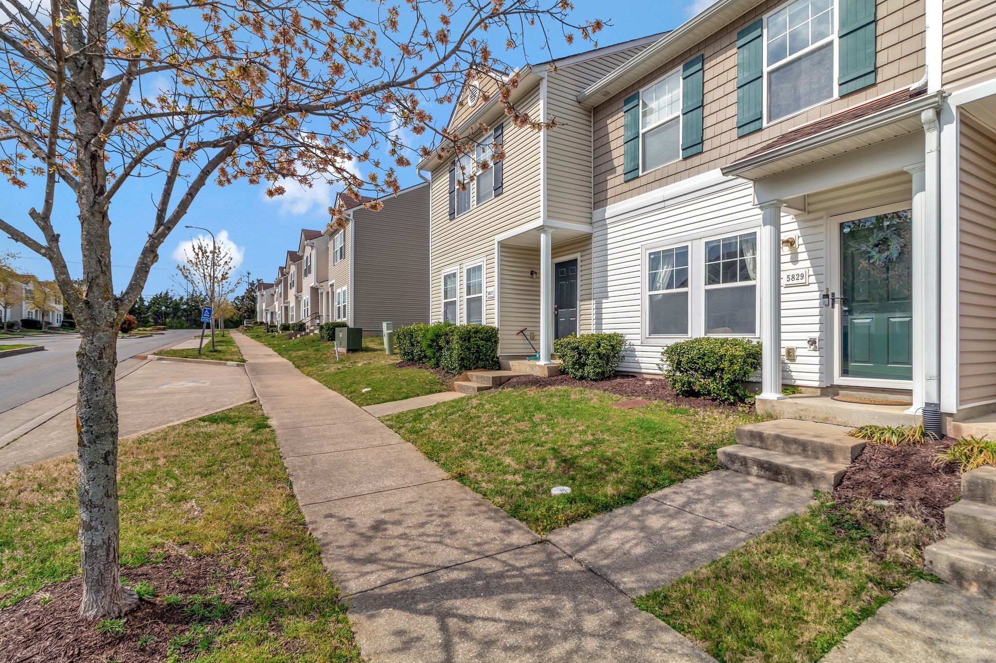 5829 Monroe Crossing Antioch TN 37013