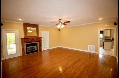 25 Max Drive Paris TN 38242