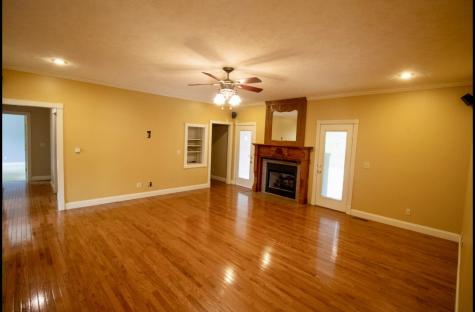 25 Max Drive Paris TN 38242