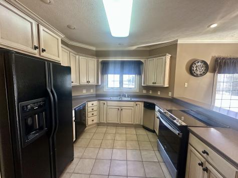 25 Max Drive Paris TN 38242