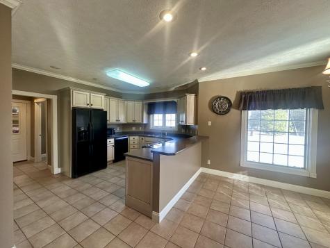 25 Max Drive Paris TN 38242