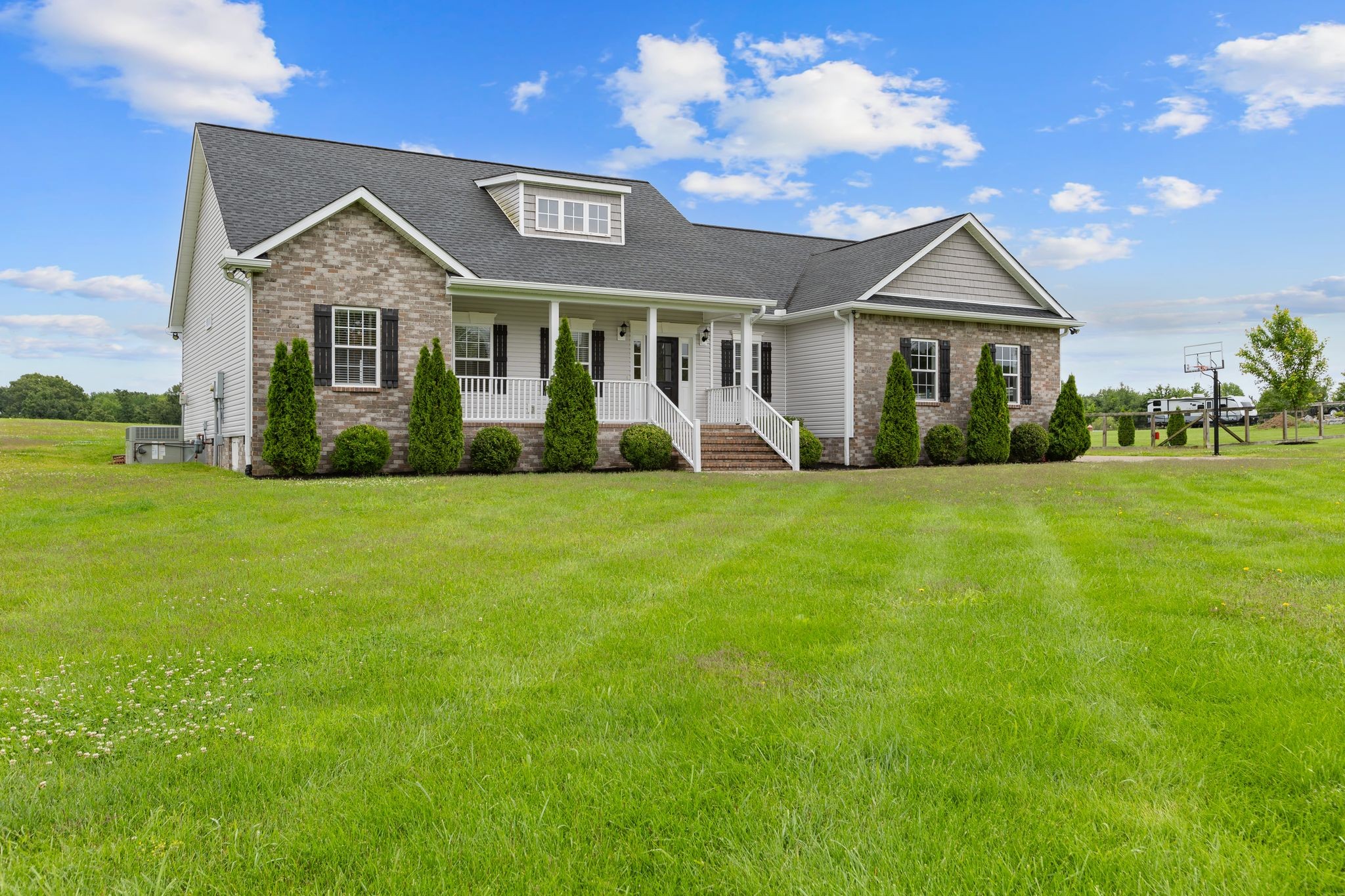 505 N Davidson Road Bon Aqua TN 37025