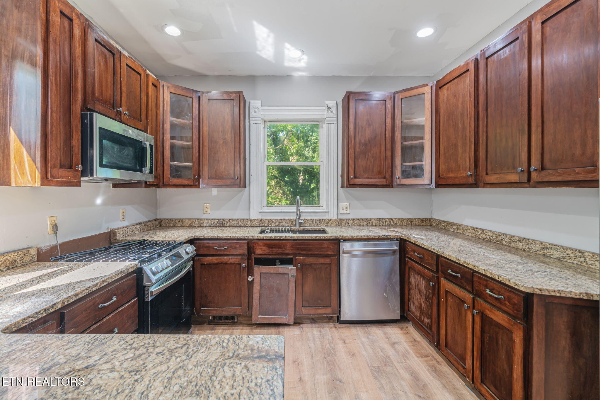 419 W Rockwood Street Rockwood TN 37854