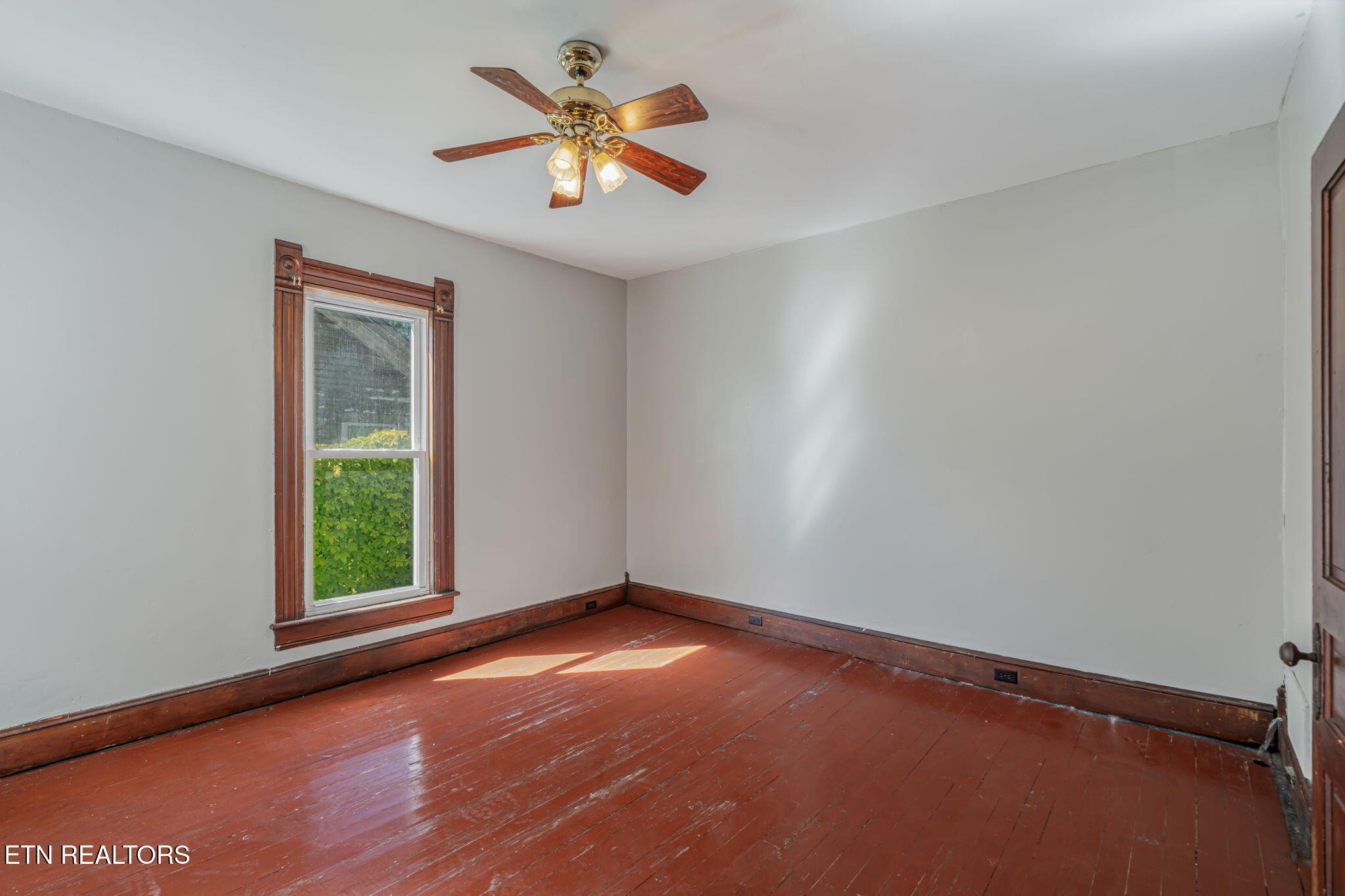 419 W Rockwood Street Rockwood TN 37854