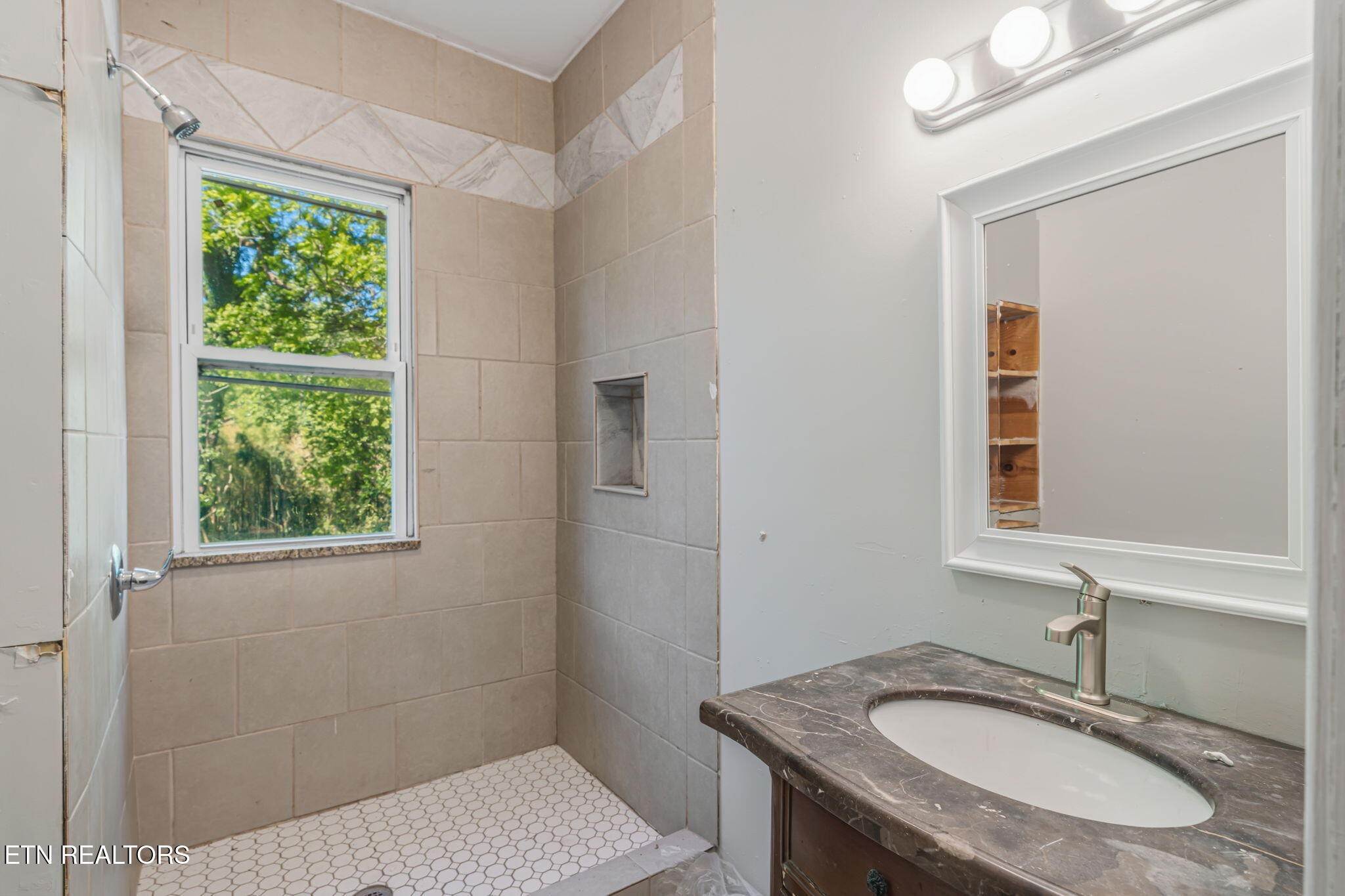419 W Rockwood Street Rockwood TN 37854