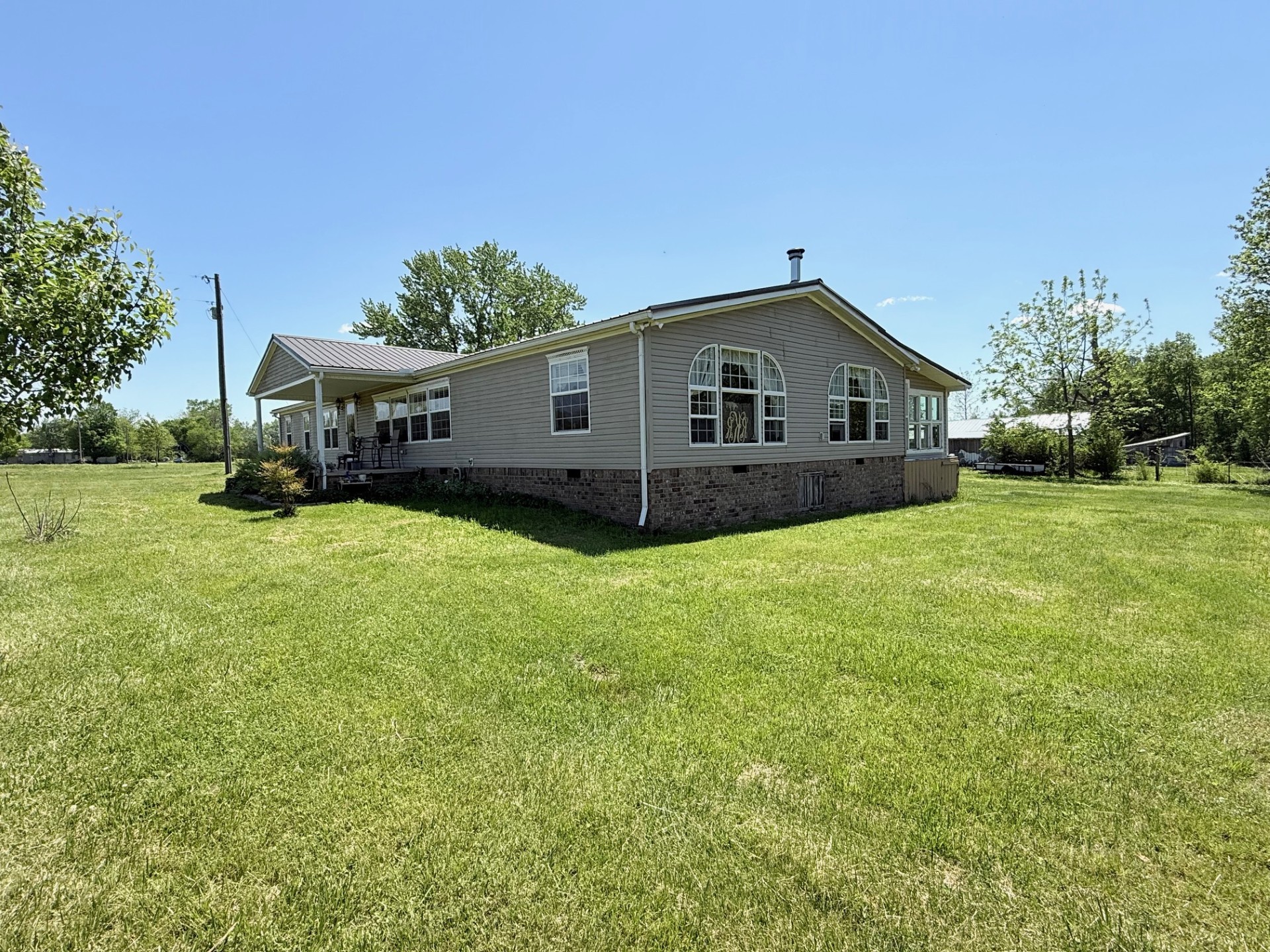 2364 Geedsville Road Bradyville TN 37026