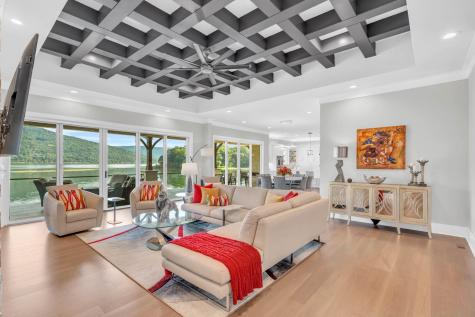 290 Edgewater Way Jasper TN 37347