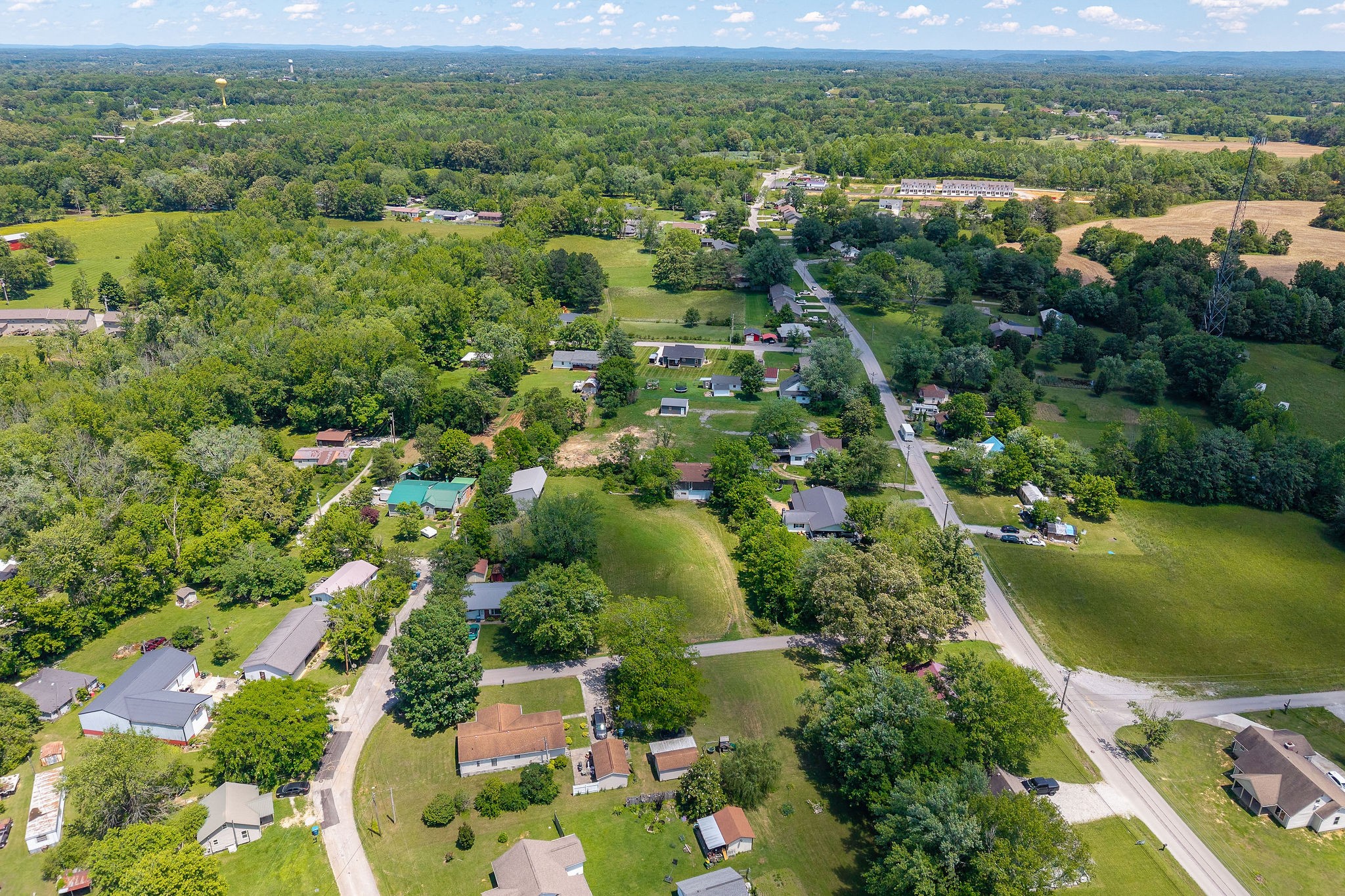 214 5th Ave, S Baxter TN 38544