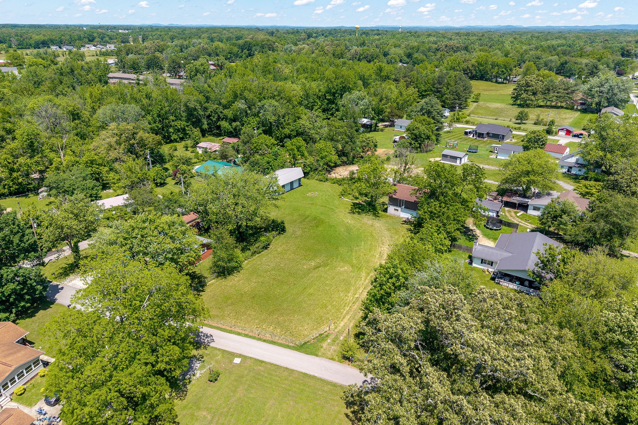 214 5th Ave, S Baxter TN 38544