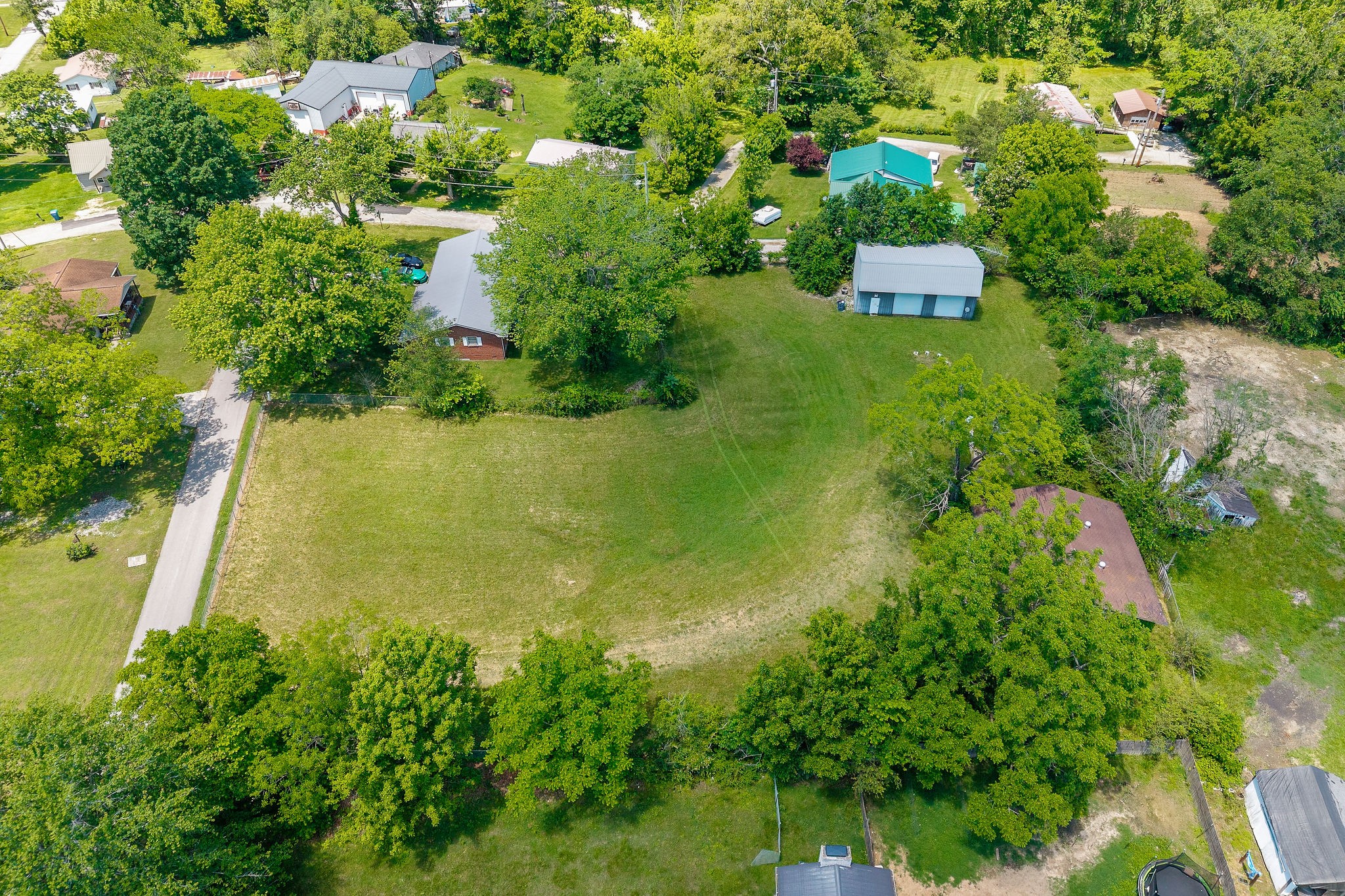 214 5th Ave, S Baxter TN 38544