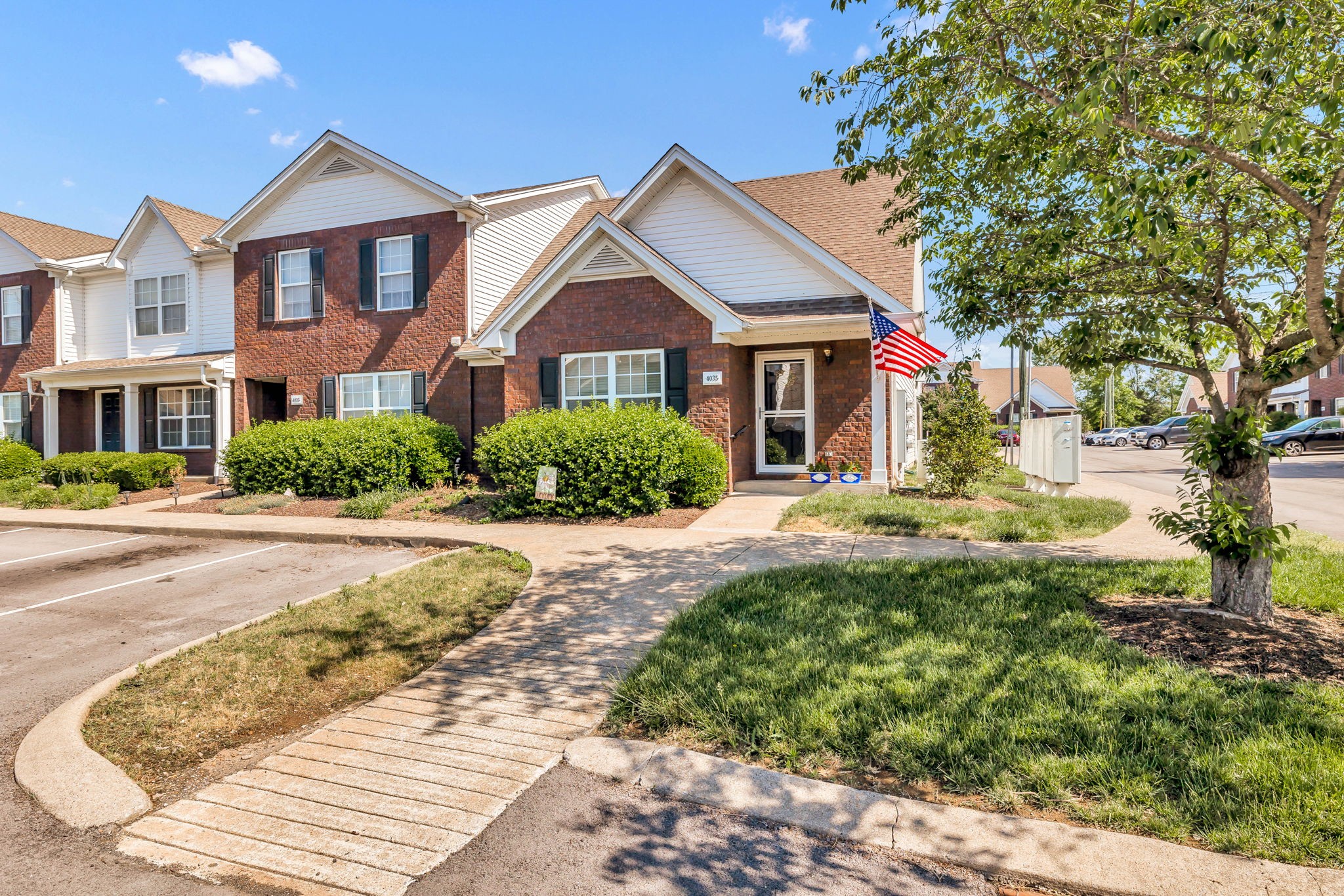 4035 Rg Buchanan Drive La Vergne TN 37086