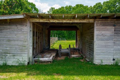 802 Drake Lane Summertown TN 38483