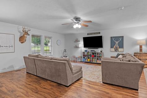 2030 Old Greenbrier Pike Greenbrier TN 37073