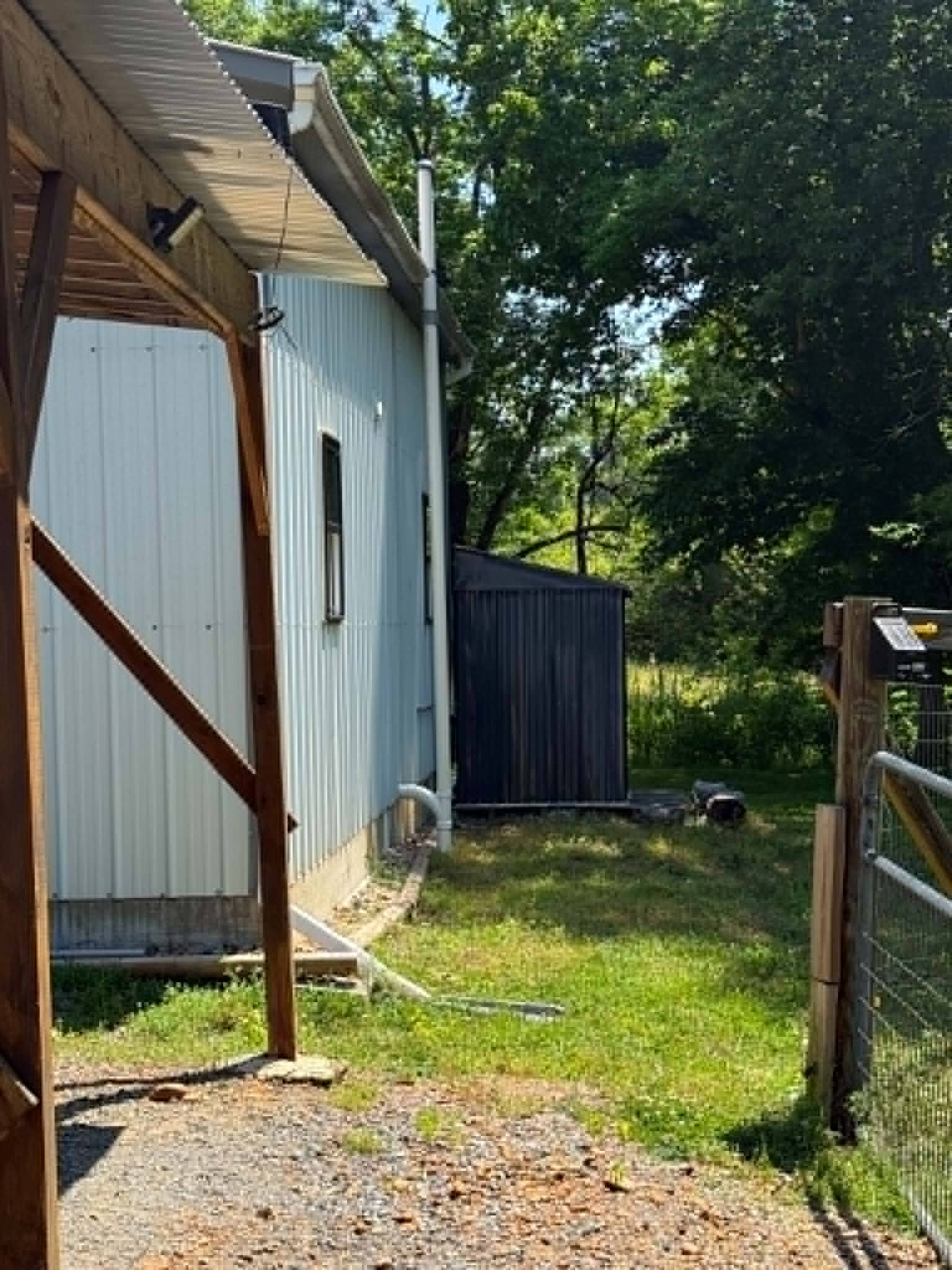 2267 Leatherwood Road Stewart TN 37175