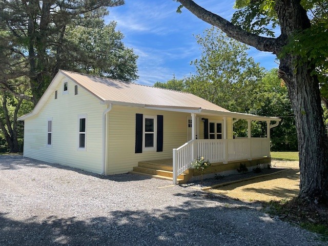 2625 Old Blacktop Road Mc Ewen TN 37101