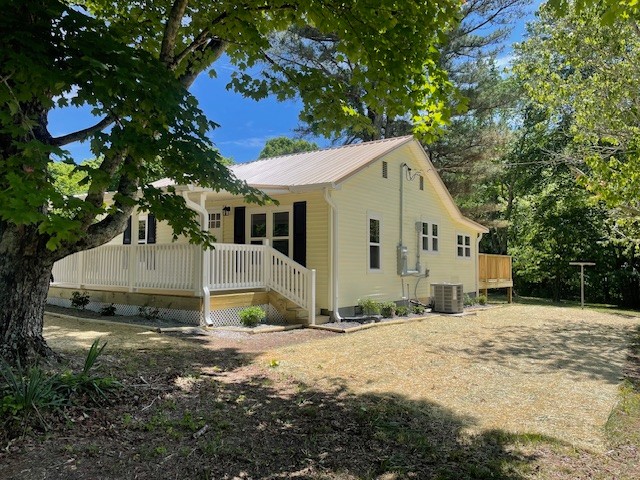2625 Old Blacktop Road Mc Ewen TN 37101