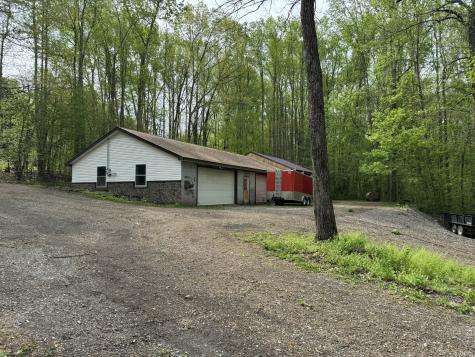 4050 Southside Road Southside TN 37171