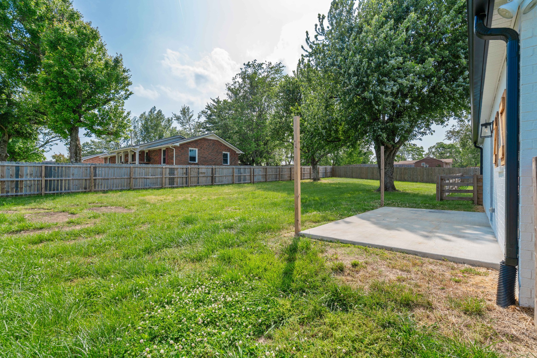 759 N Palmers Chapel Road White House TN 37188