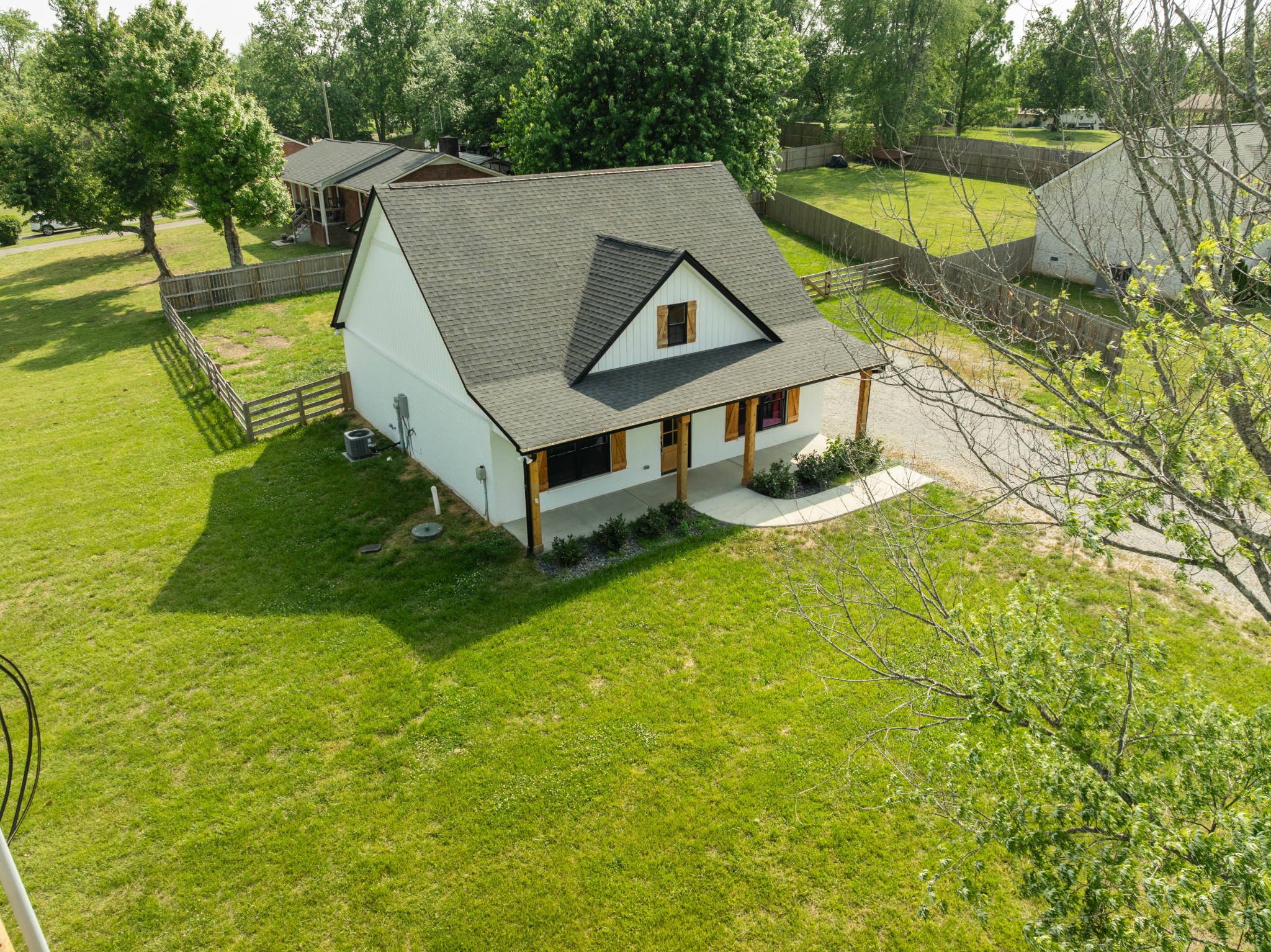 759 N Palmers Chapel Road White House TN 37188