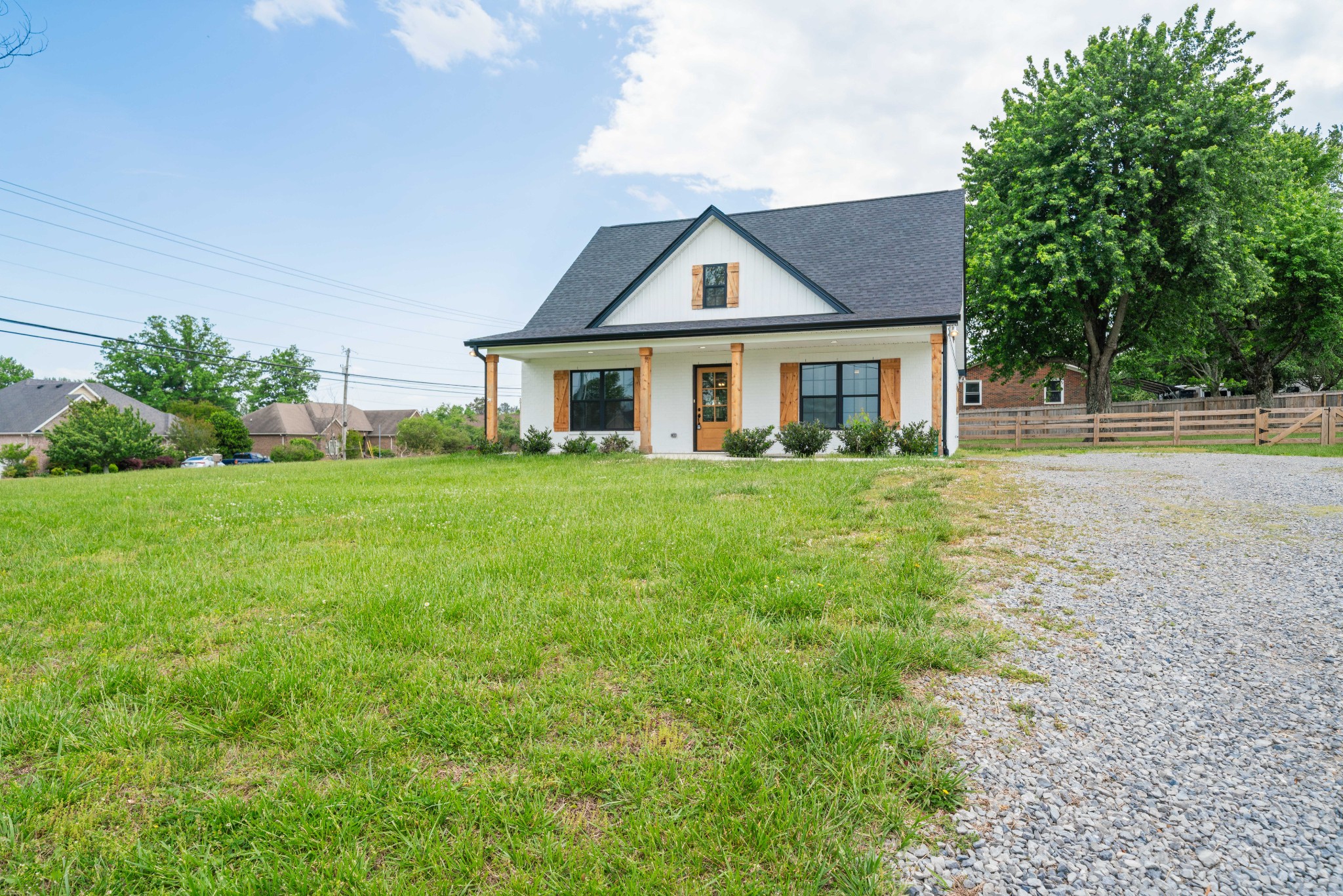 759 N Palmers Chapel Road White House TN 37188