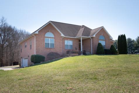 3991 Glen Raven Road Adams TN 37010