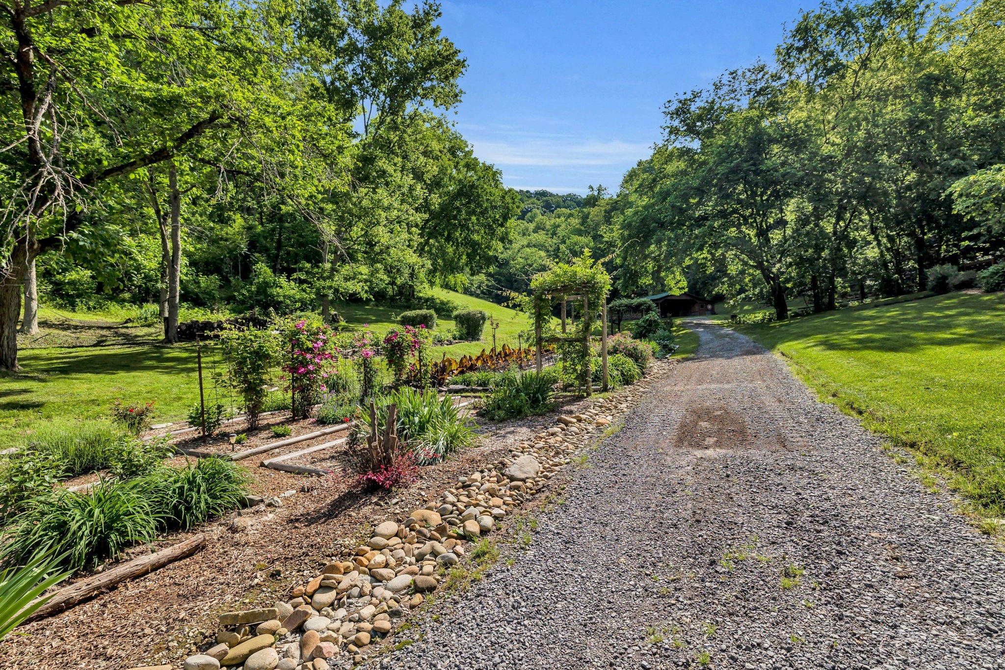 28 Bussell Lane Gordonsville TN 38563