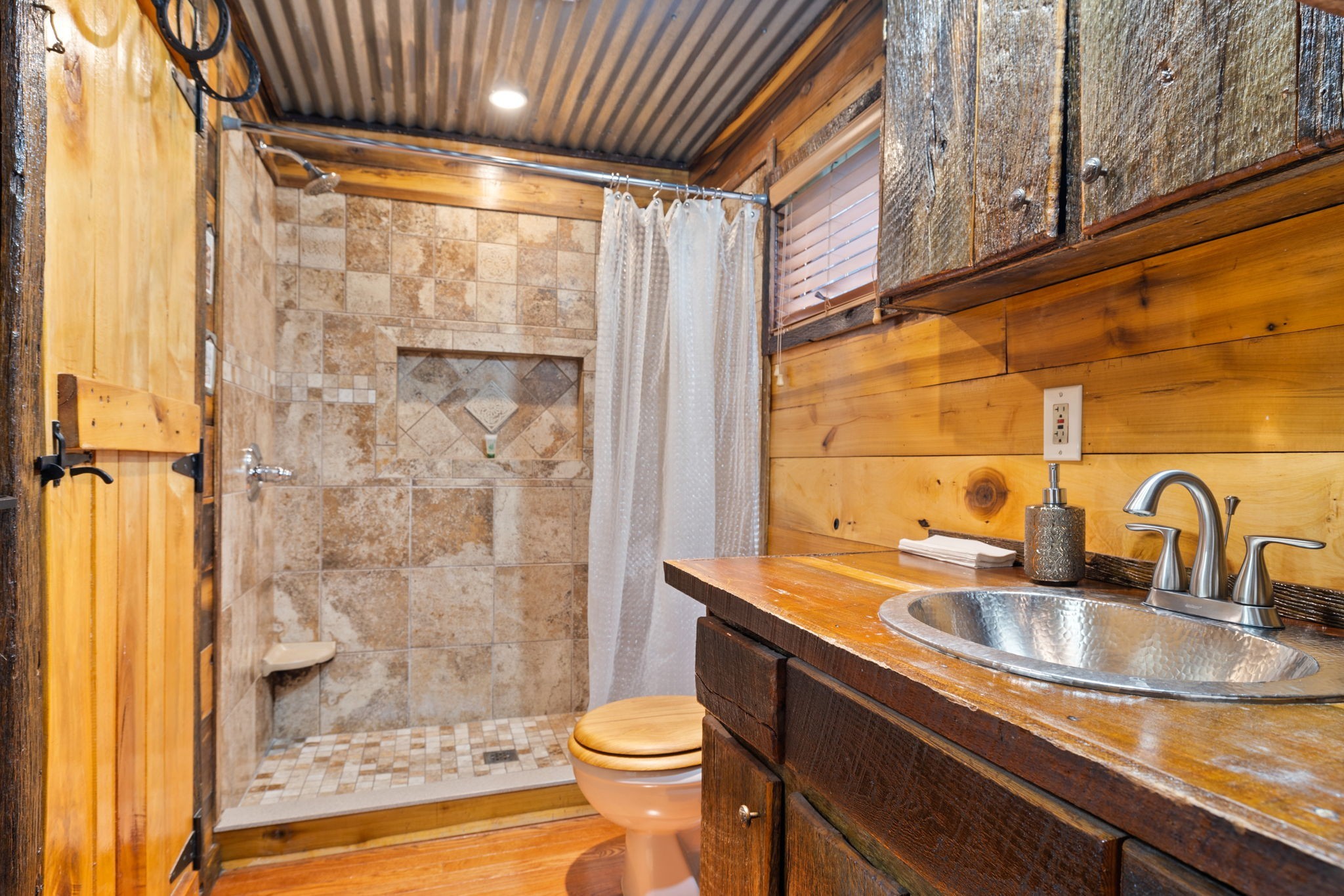 28 Bussell Lane Gordonsville TN 38563