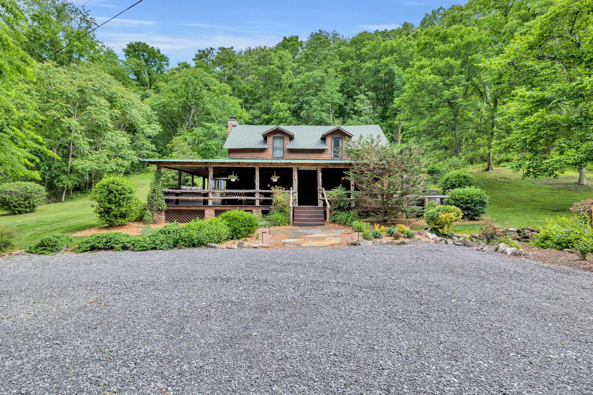 28 Bussell Lane Gordonsville TN 38563