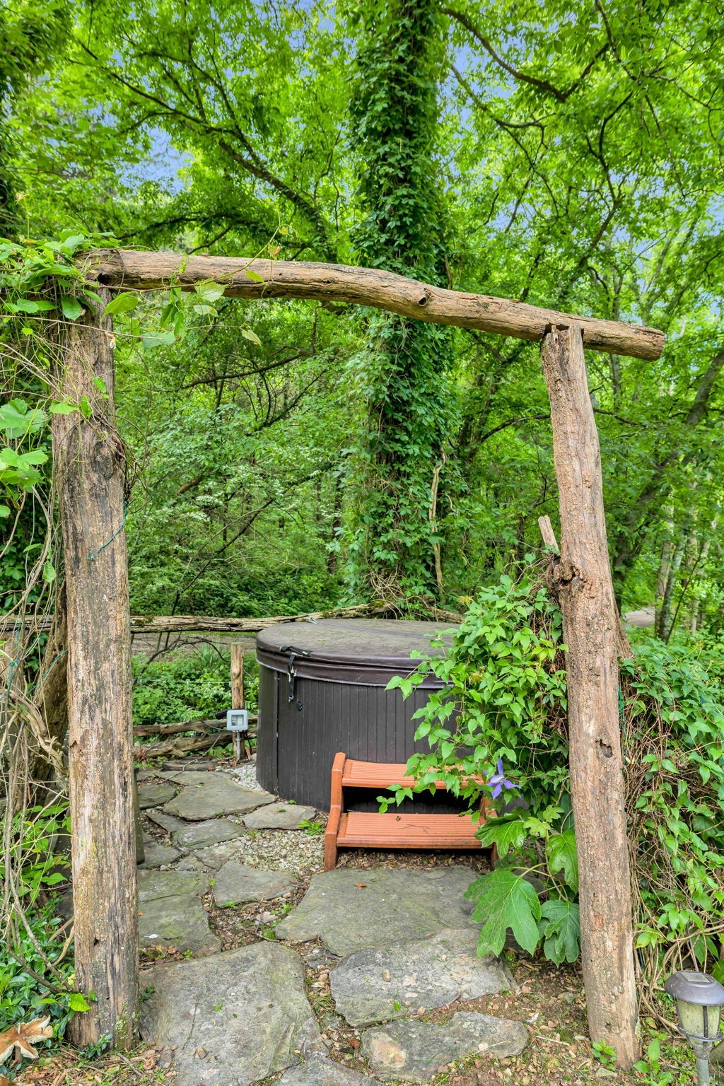 28 Bussell Lane Gordonsville TN 38563